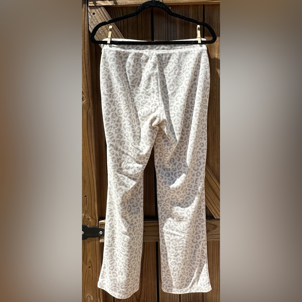 Old Navy Pajama Pants Cheetah Cream Small Draw String Waist - Picture 2 of 4